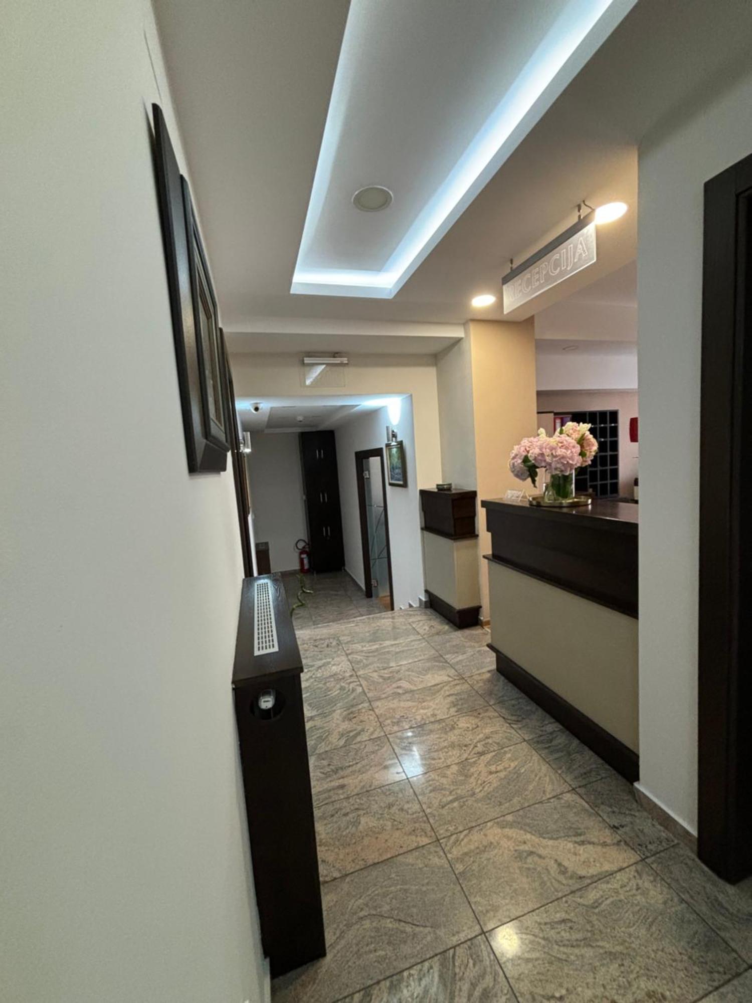 Atrium Acomodação com café da manhã Sremska Mitrovica Exterior foto