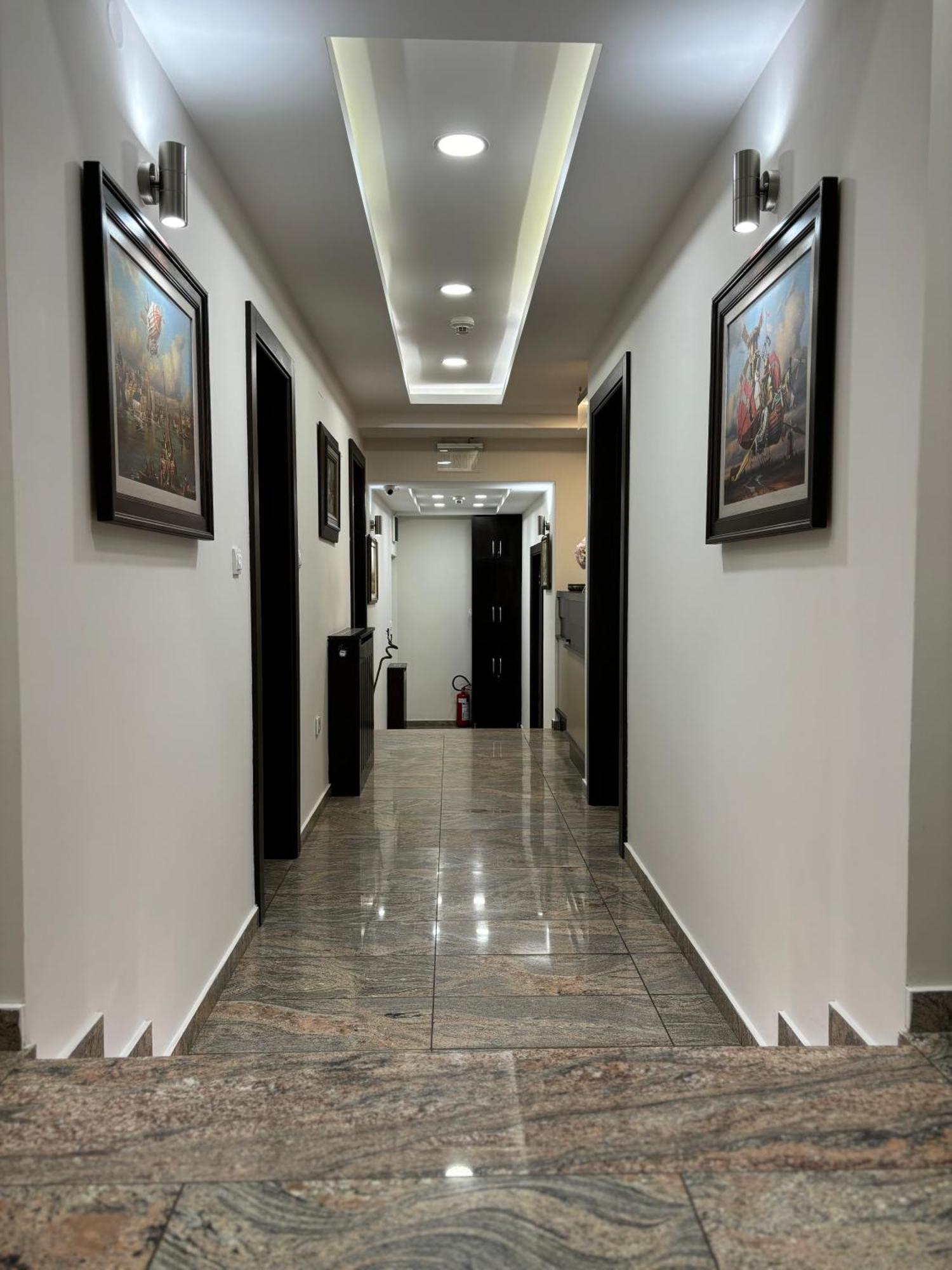 Atrium Acomodação com café da manhã Sremska Mitrovica Exterior foto